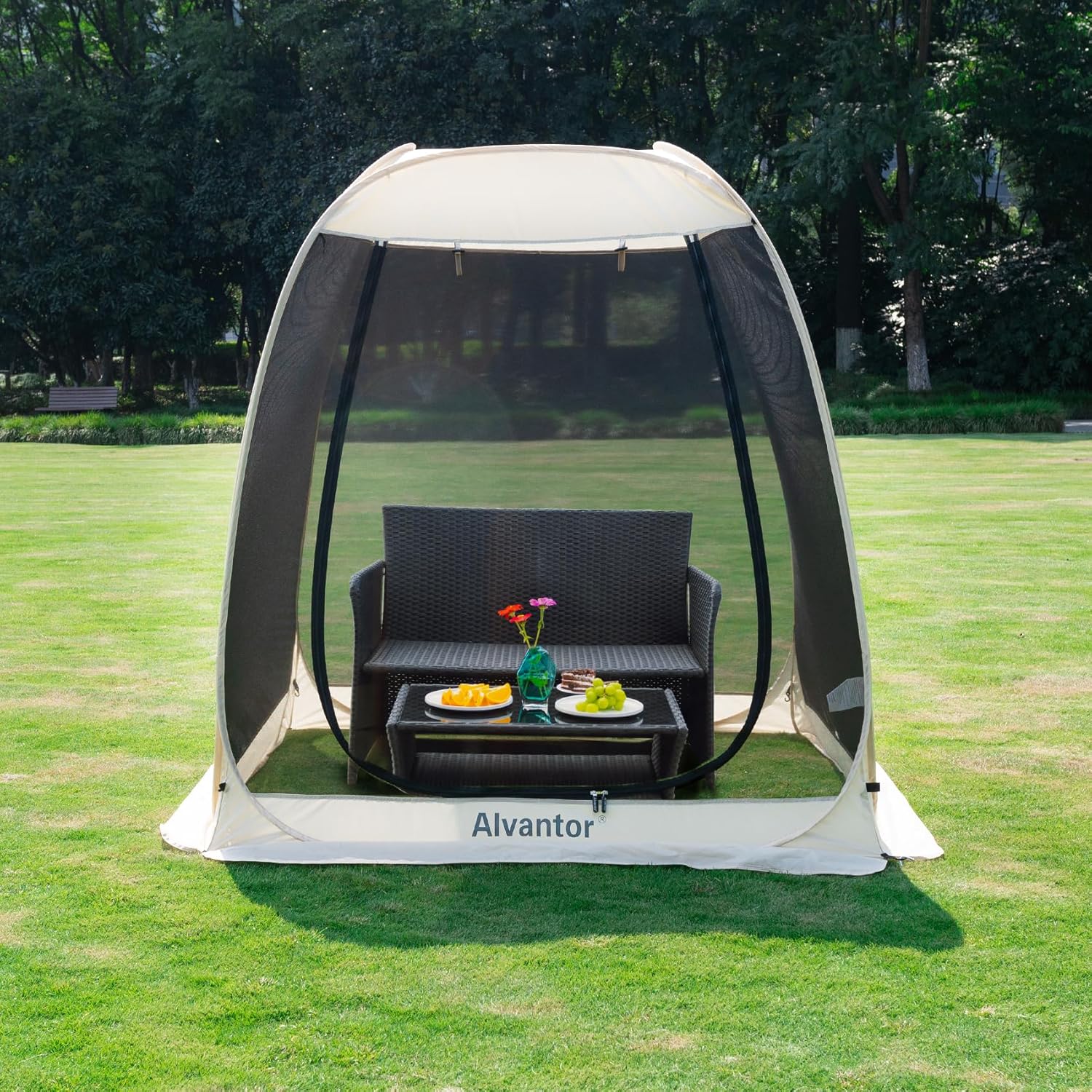 Screen gazebo, sleeps 6-10-15 people Igloo-style canopy tent with mosquito net on the sides Perfect for garden, patio, backyard