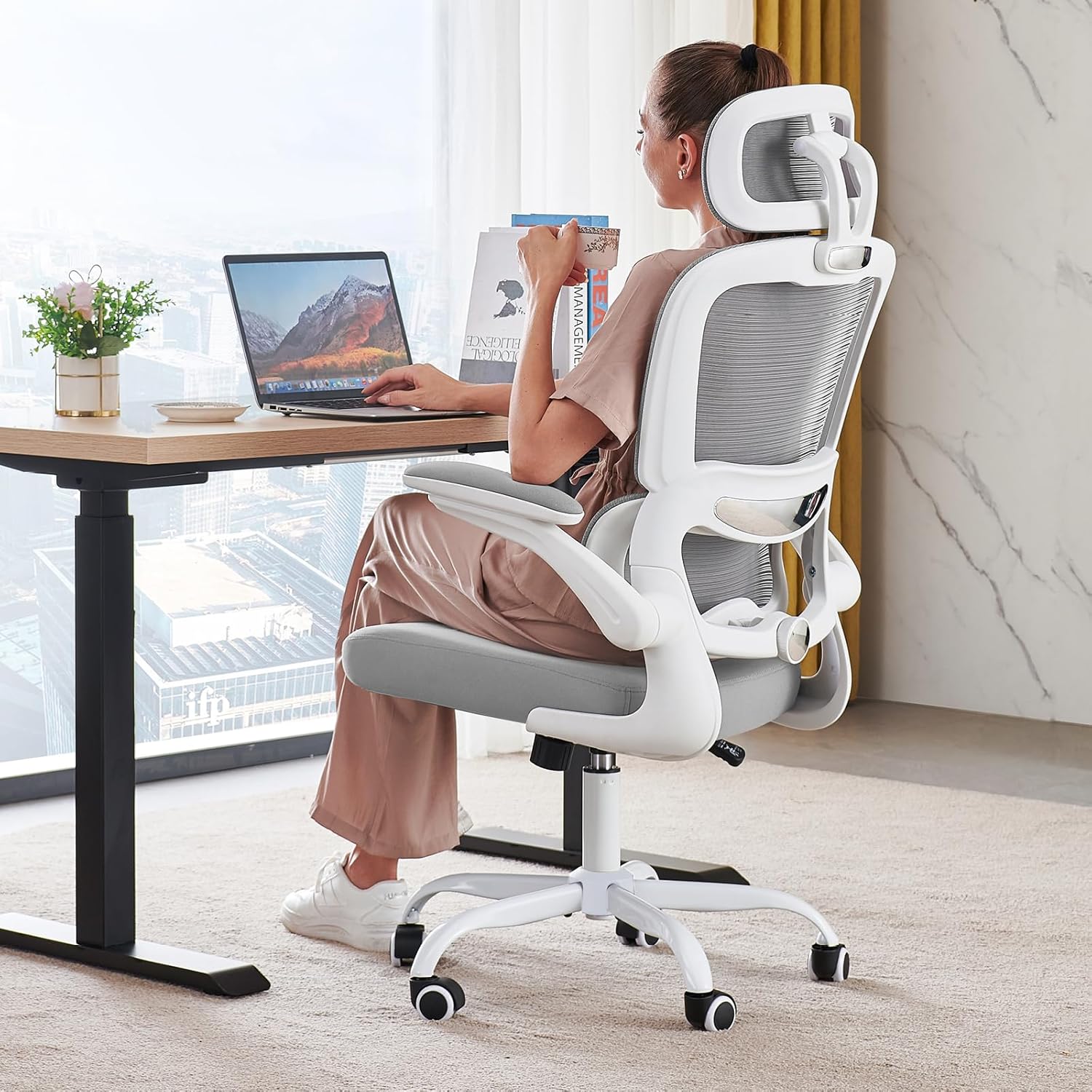 Office Chair Ergonomic Desk Chair 330 lbs Home Mesh Desk Chair Comfortable Gaming Chair