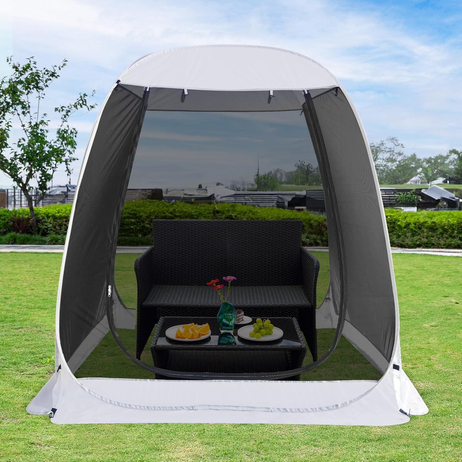 Screen gazebo, sleeps 6-10-15 people Igloo-style canopy tent with mosquito net on the sides Perfect for garden, patio, backyard