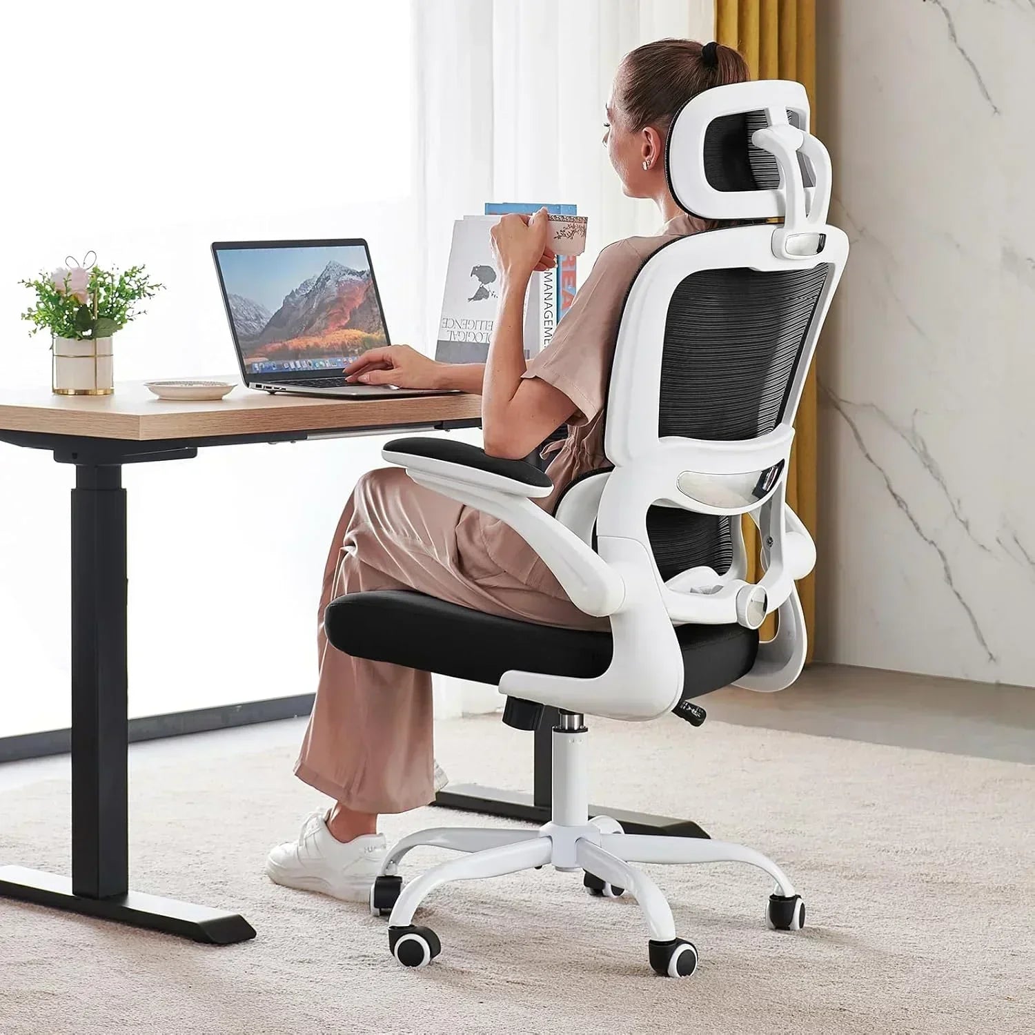 Office Chair Ergonomic Desk Chair 330 lbs Home Mesh Desk Chair Comfortable Gaming Chair